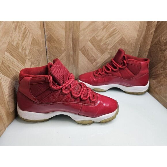 Jordan Men's 11 Retro Win Like 96 Red Shoes Size 10.5.  603 - Picture 7 of 13